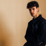 Fabian regresa con «Golpe» y estrena videoclip protagonizado por Gia Meier